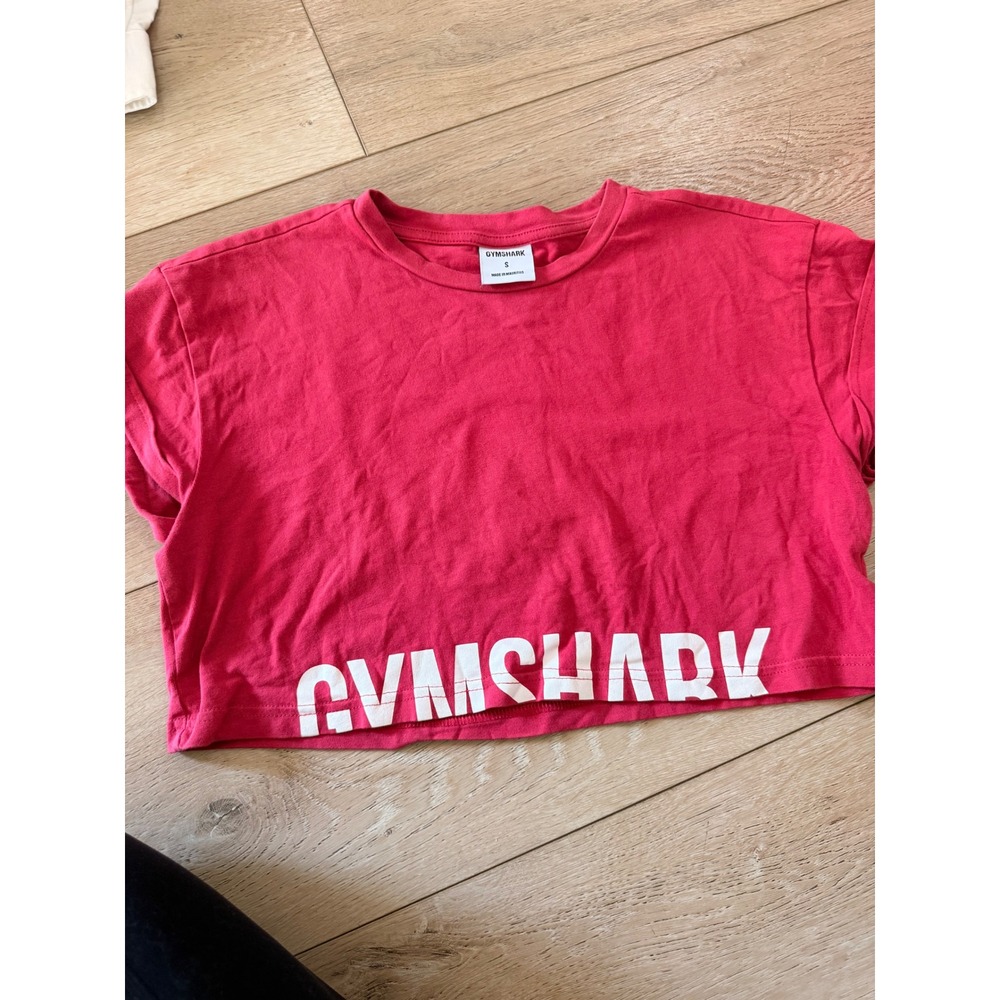 Gymshark Womens Pink Red Cropped Graphic Logo T-Shirt Small Activewear Top 241